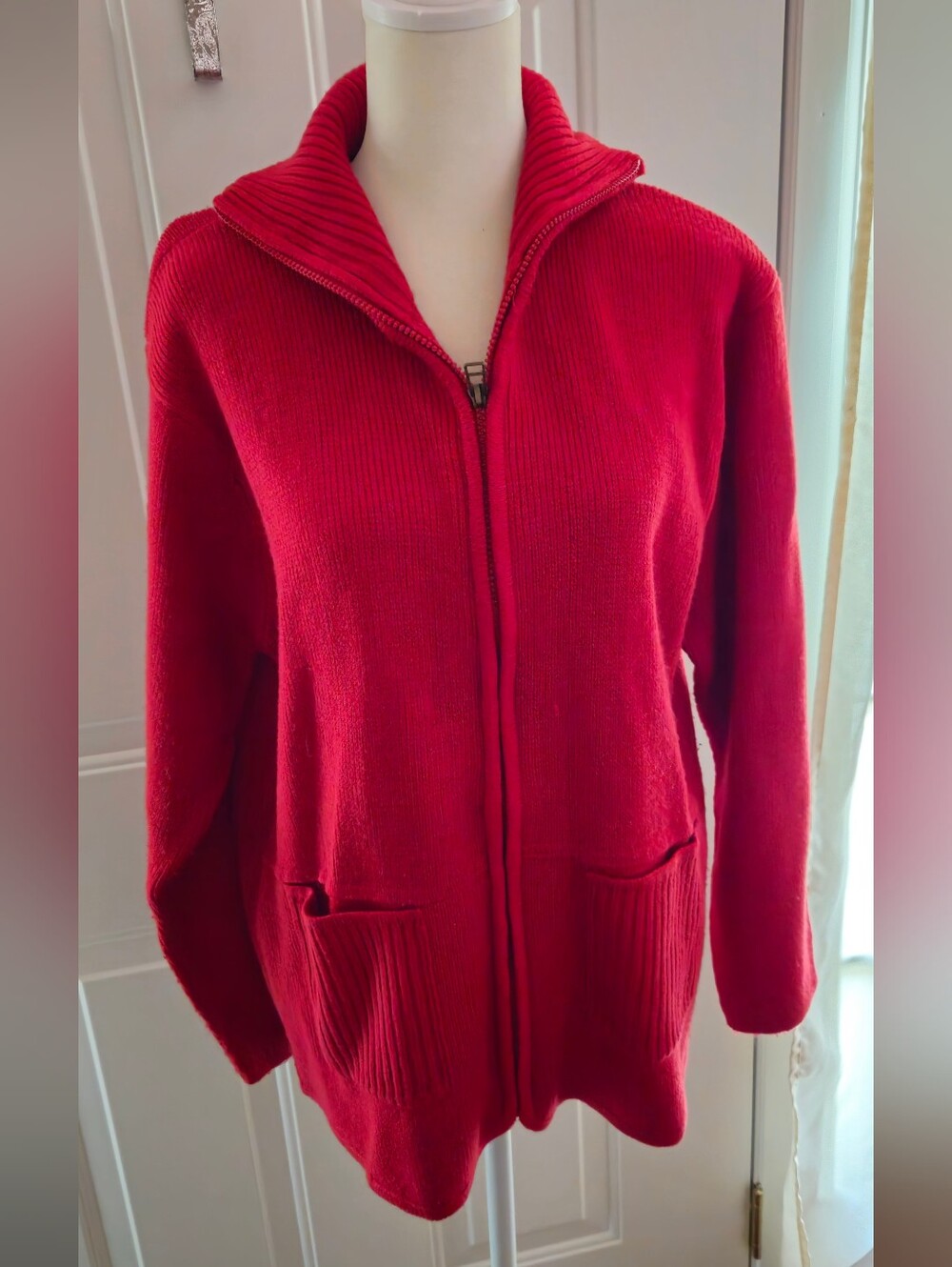 Tally-Ho Red Zip-Front Sweater Jacket w/Two Front Pockets - Size Large